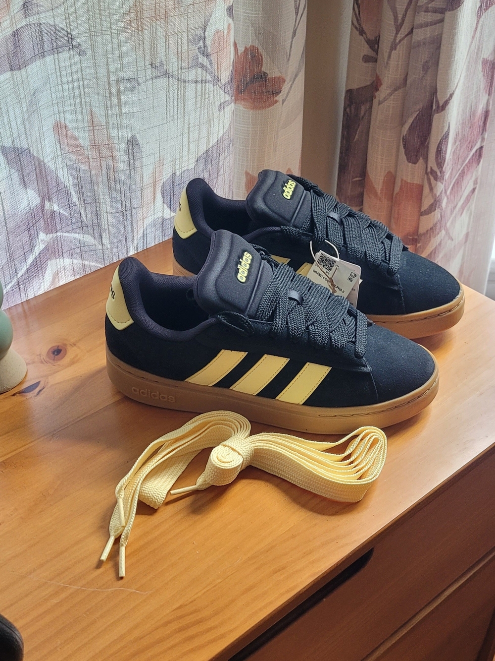 adidas Grand Court Alpha 00s Black Yellow Gum - Size 7.5 W / 6 M - NWT